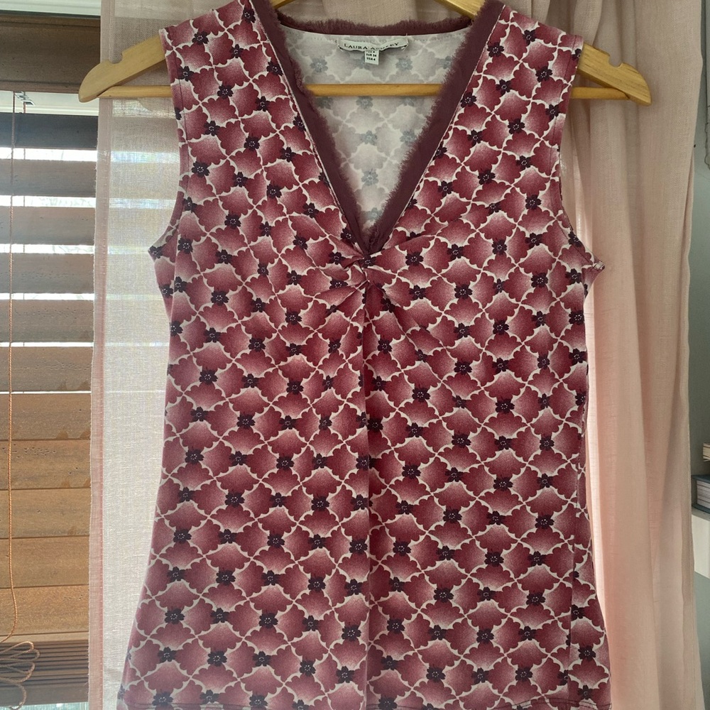 Fitted Y2K Sleeveless Top